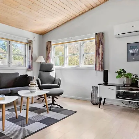 1494-aakirkeby-boesvej-2-b بيت للعطل